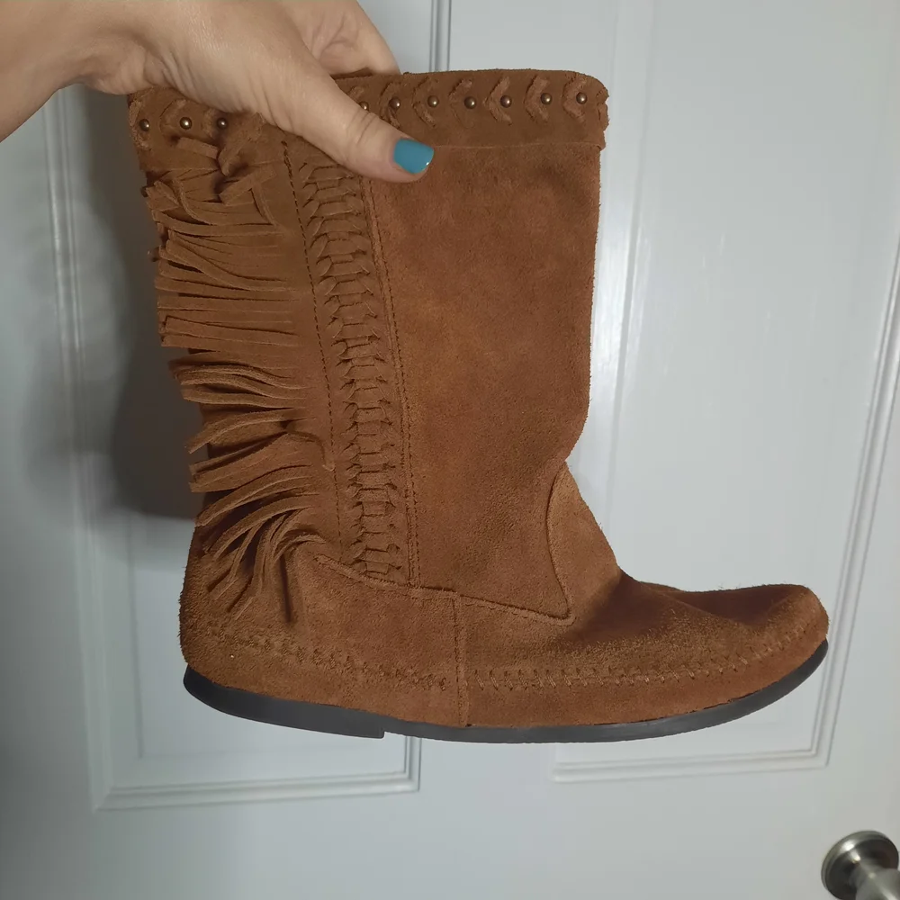 Minnetonka Fringe Moccasin Boots - Brown - Picture 2 of 4